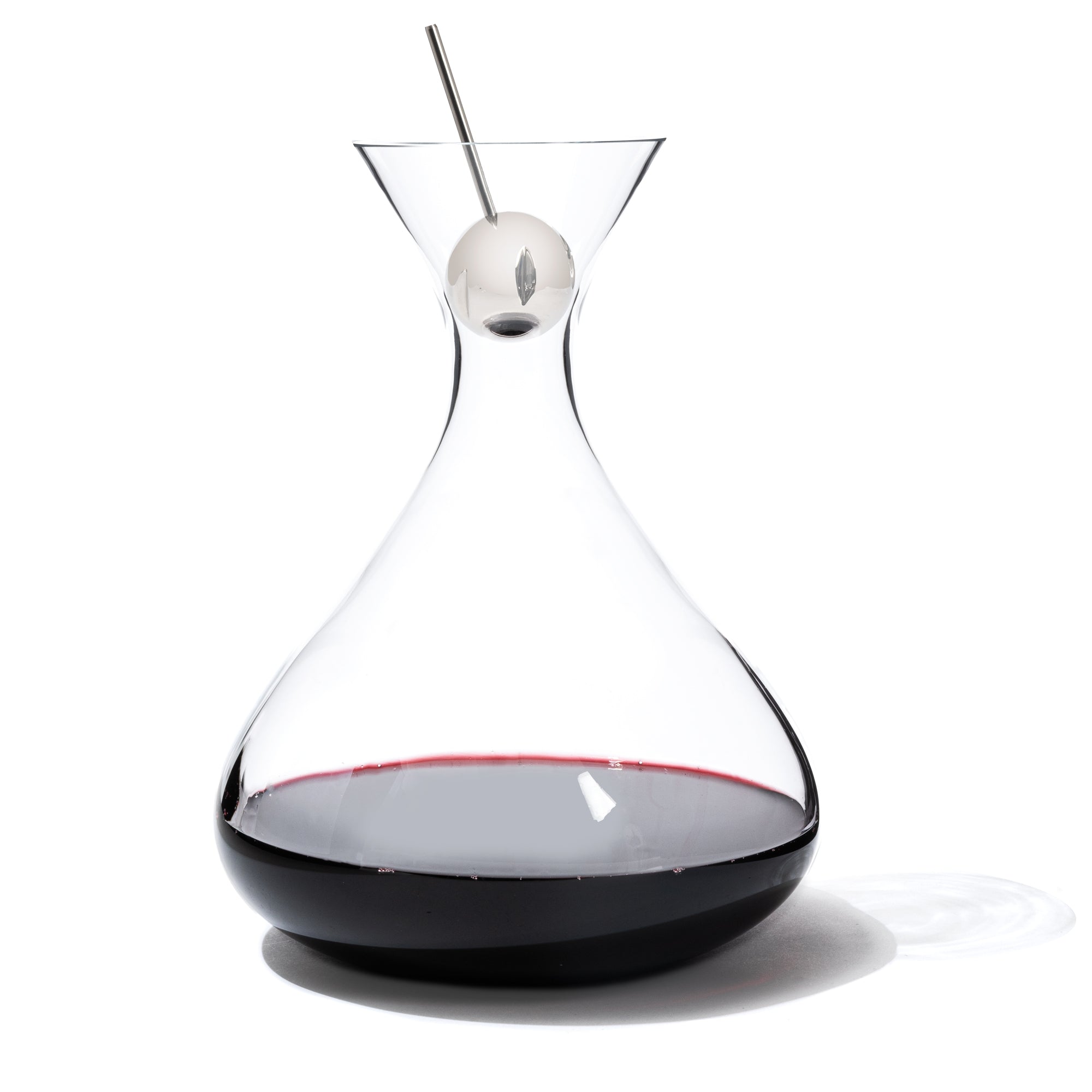 Open Cristal Developer wine decanter with wine by L'Atelier du Vin