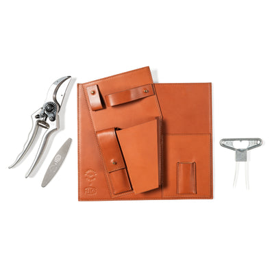 L'Atelier du Vin x Felco Vine to Garden leather pouch with Bilame corkscrew and FELCO 2 pruning shear