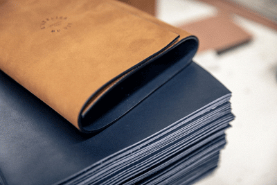 Oeno Motion Nomad – Lever Corkscrew in Fawn Leather Nomad Case