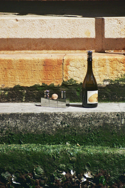 Bouchons Millésimes – Champagne & Wine Stoppers with Cork Display Base