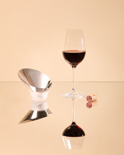 Developer Universal in use aerating wine