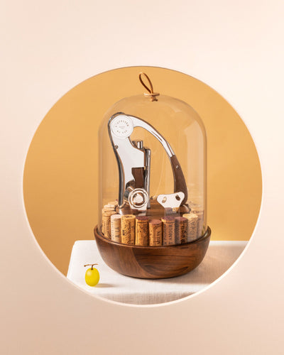 Oeno Motion Groom – Wine Service Set Under Handblown Glass Dome